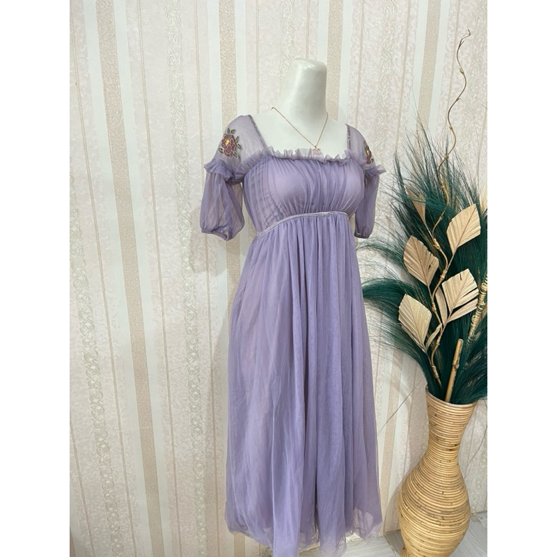 gaun dres tile bordir