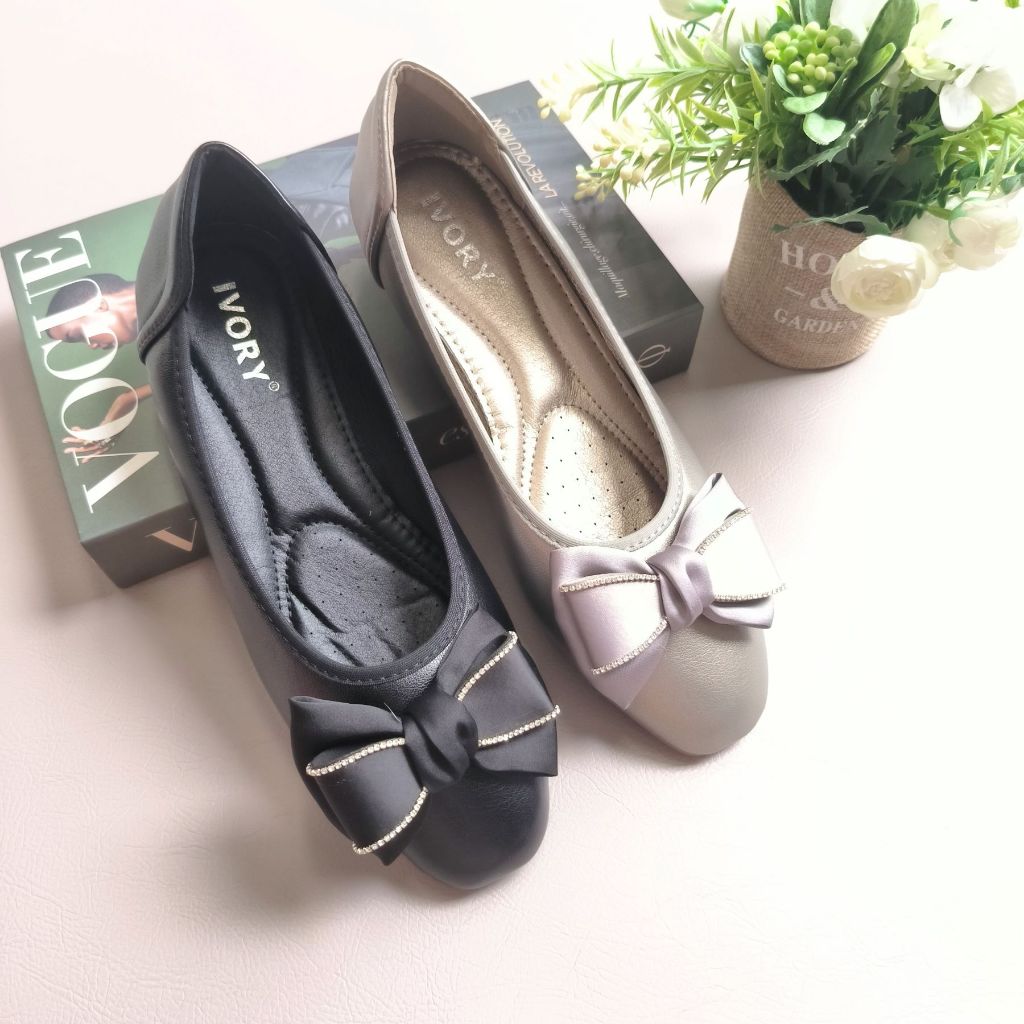 Ivory Sepatu Wanita Flat Ukuran Besar 41 42 43 44 45 B780