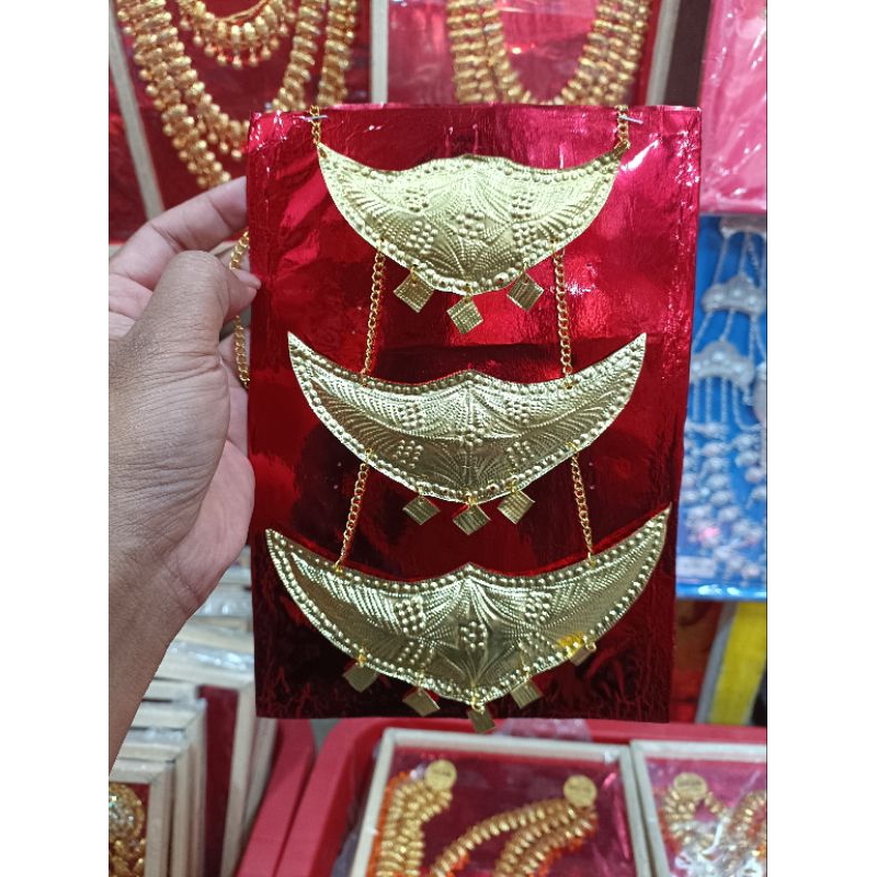 kalung susun tiga. kalung baju adat laki laki