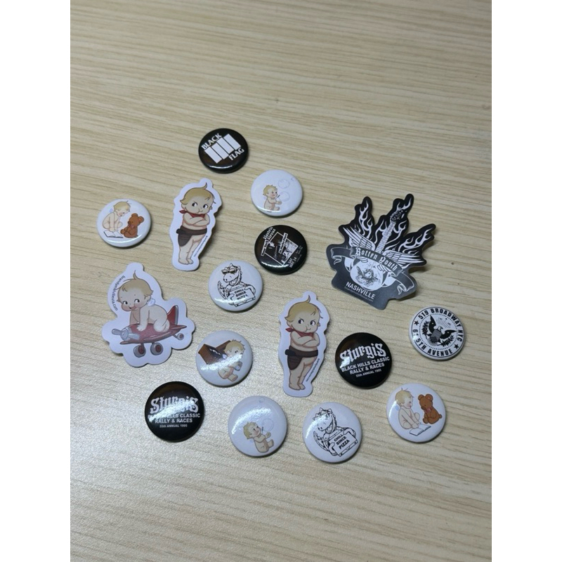 

BRANDY MELVILLE STICKERS & PINS