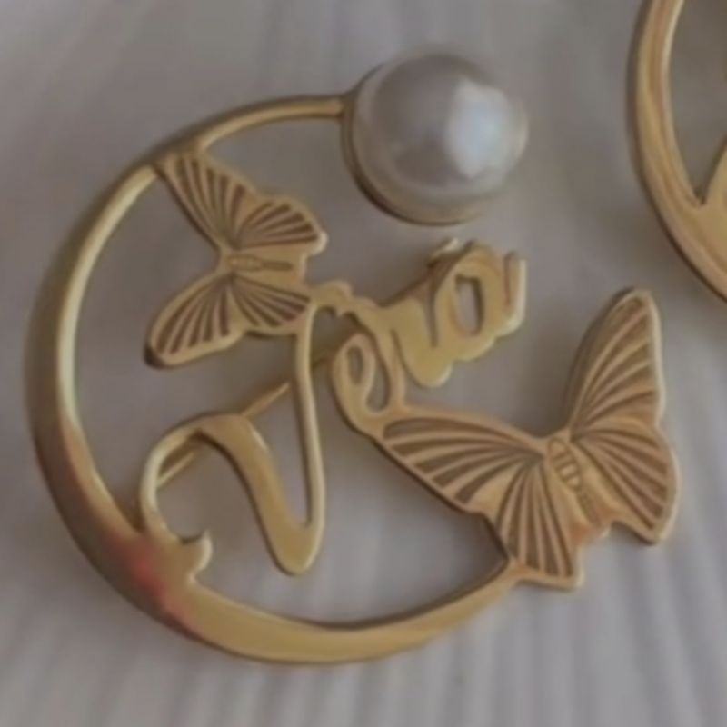 Bros nama motif kupu + mutiara ( Gold plated 24K )