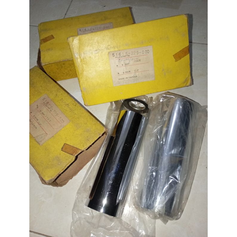 selongsong bagian bawah shockbreaker shock depan honda cb cb100 cb125 cg cg110 s90z benly s110 nos