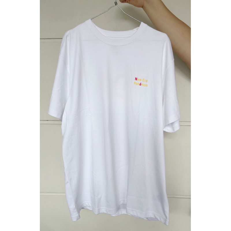 Kaos New Era T SHIRT Pokemon Pikachu NE FLAG White Tee