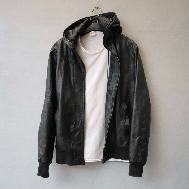 Jaket kulit asli hoodie size L hudi topi slim Pl bekas preloved second