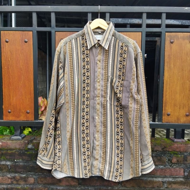 Vintage Pattern Shirt / kemeja vintage / kemeja second