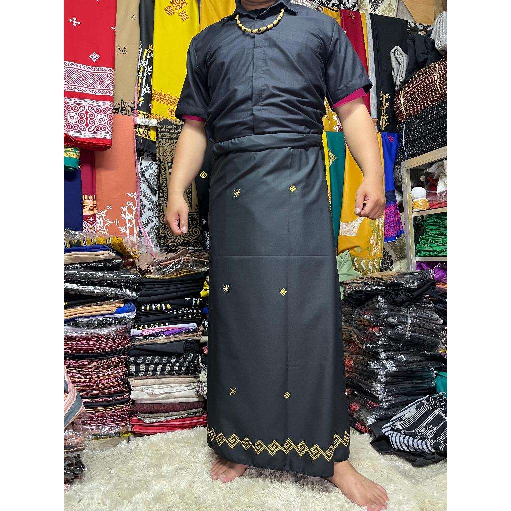 SARUNG HITAM MOTIF GOLD KAIN EXPO