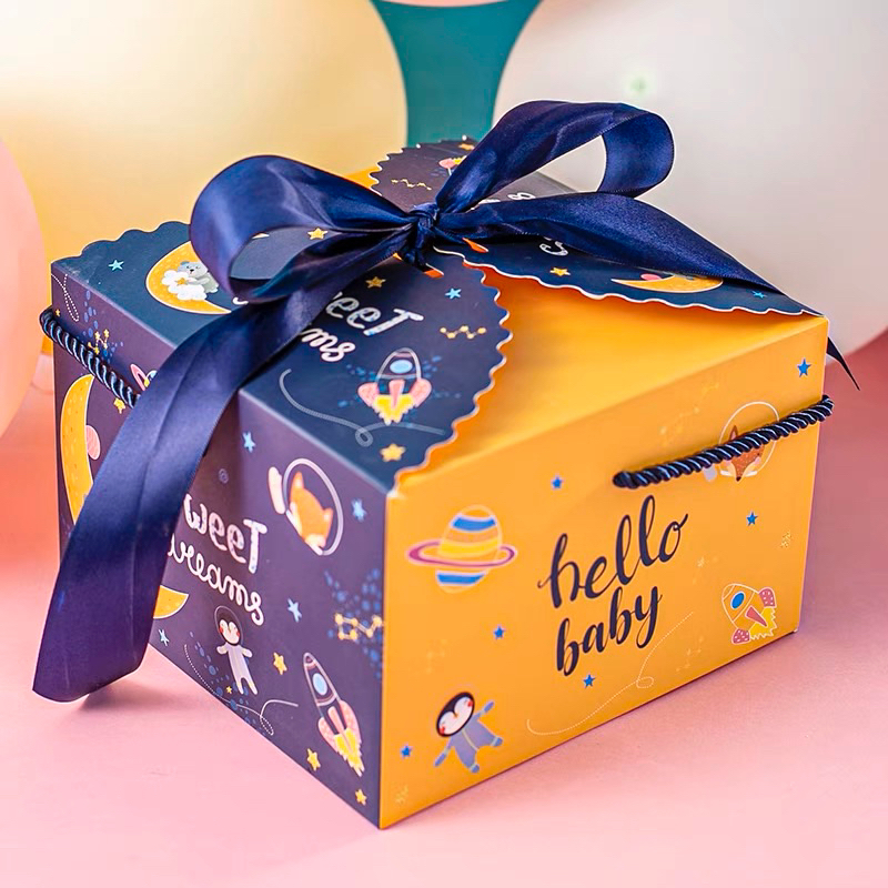 

Goodie Bag Besar Ulang Tahun hello Baby Anak Cewek Cowok / Tas Ulang Tahun Prince Princess / Kemasan Bingkisan Ulang Tahun Birthday Ultah Baby 1 month / Snack Paper Box Hampers Tenteng Handle / Oren Biru size besar large jumbo