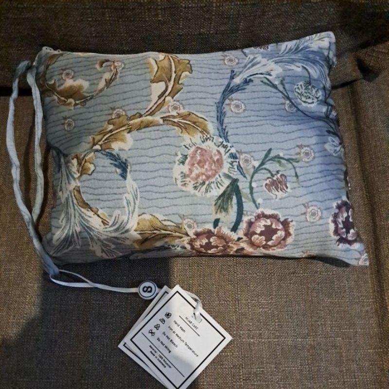 buttonscarves prayer robe royale New as is