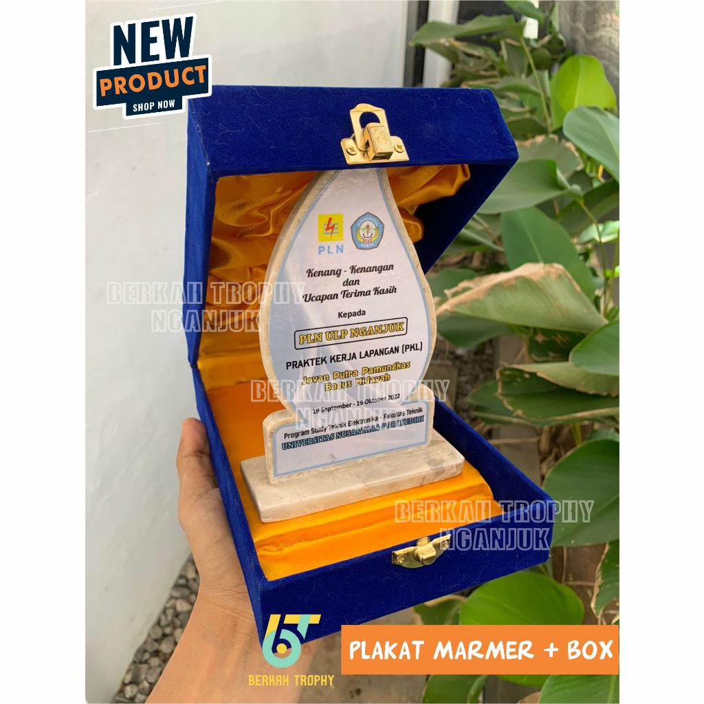 

Plakat / Vandel Marmer + Box Bludru