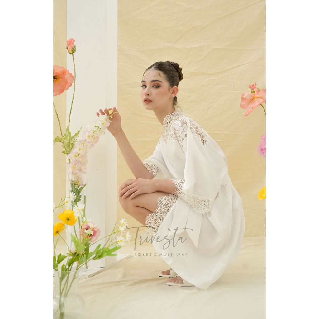Trivesta Robes - Sachi Robe – Signature Collection - Kimono Pengantin Bride Robe Kombinasi Satin Bro