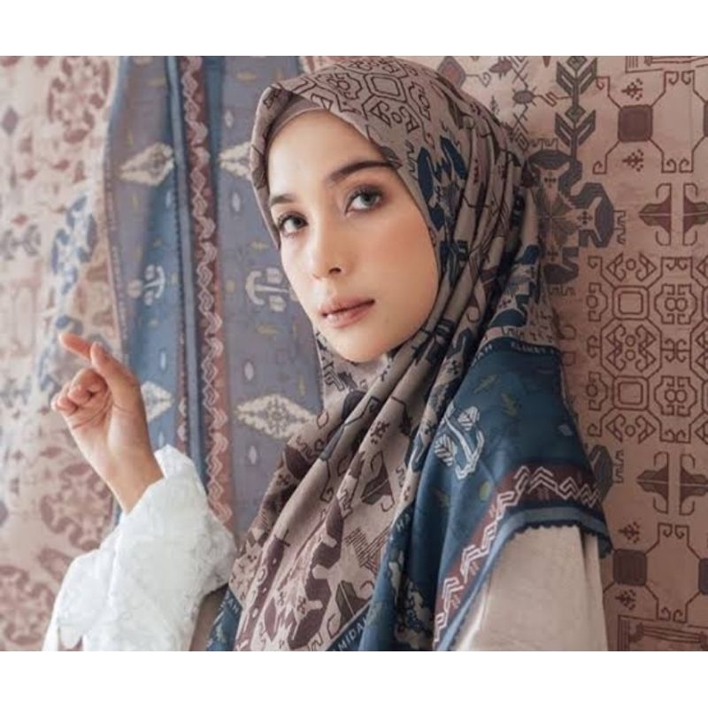 Scarf Wearing Klamby x Hamidah