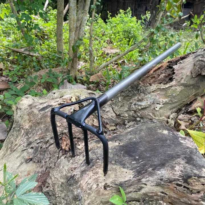 garuk tabah_garuk sampah_peralatan berkebun_alat pembersih rumput
