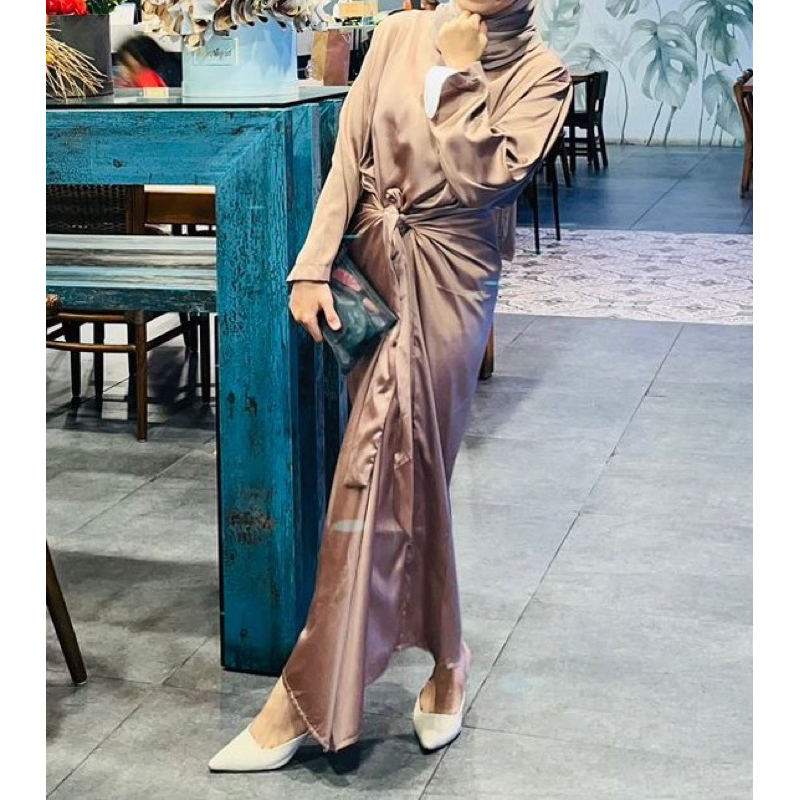 Preloved dress satin silk