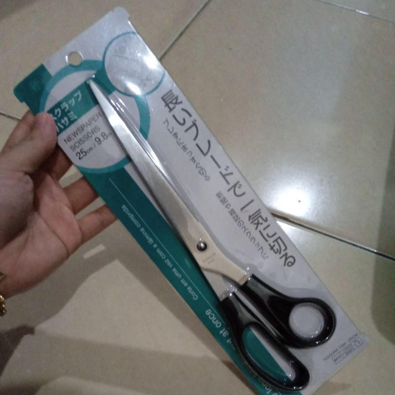 

DAISO gunting panjang 25 cm newspaper scissors stainless steel TC-1324
