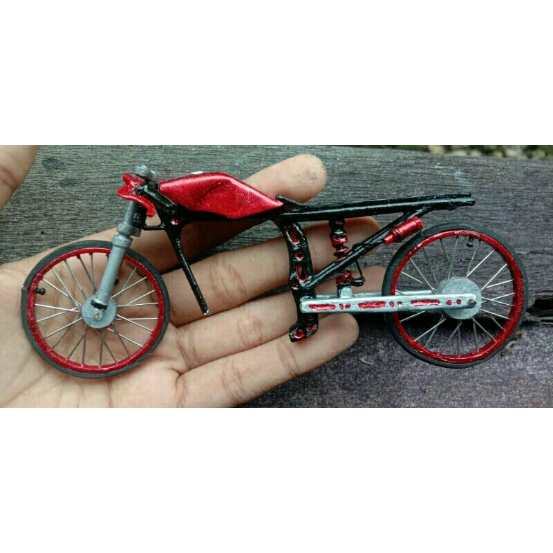 Miniatur Bodyset Herex FFA tinggal naik mesin