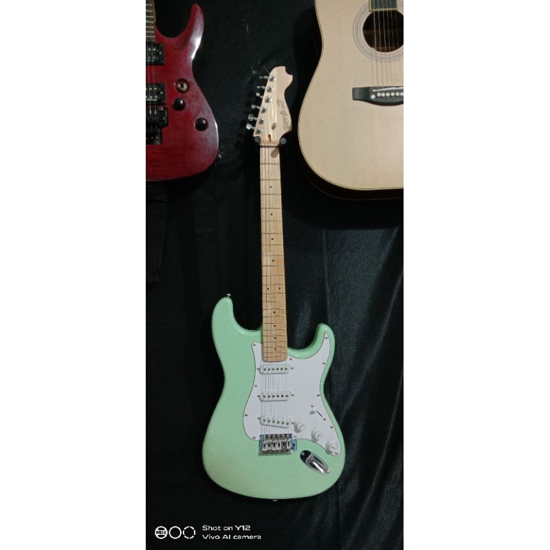 Gitar elektrik stratocaster