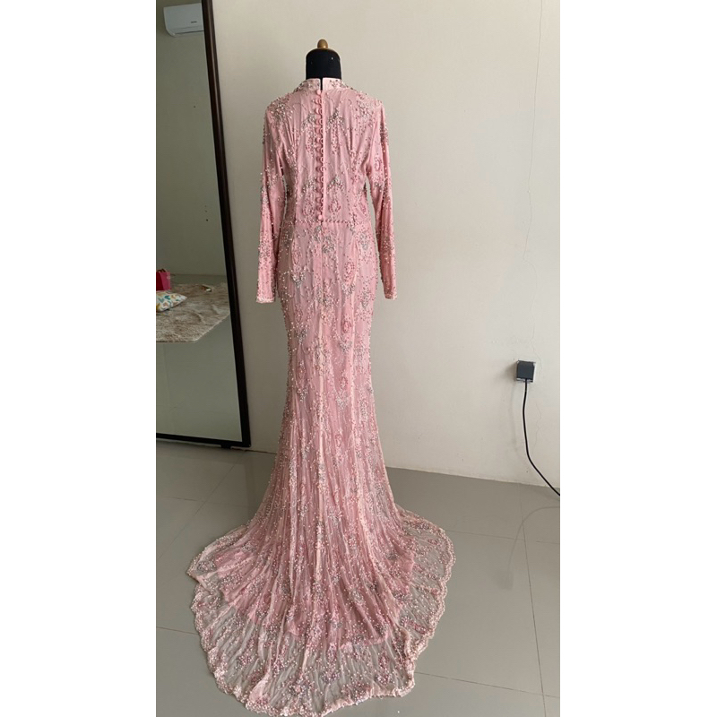 gaun pengantin pink
