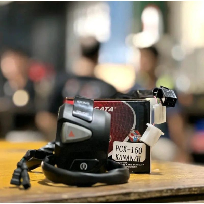 YAMAGATA SAKLAR KANAN PCX 150 HOLDER KANAN PCX 150 (PNP VARIO 125/150 ESP NEW LED)