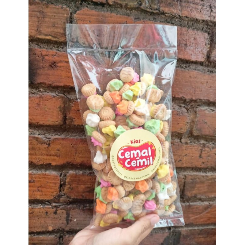 

Camilan Keripik Biskuit Gem Bunga 250gr