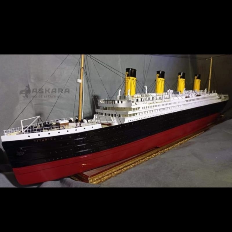 Miniatur Kapal RMS Titanic 100cm