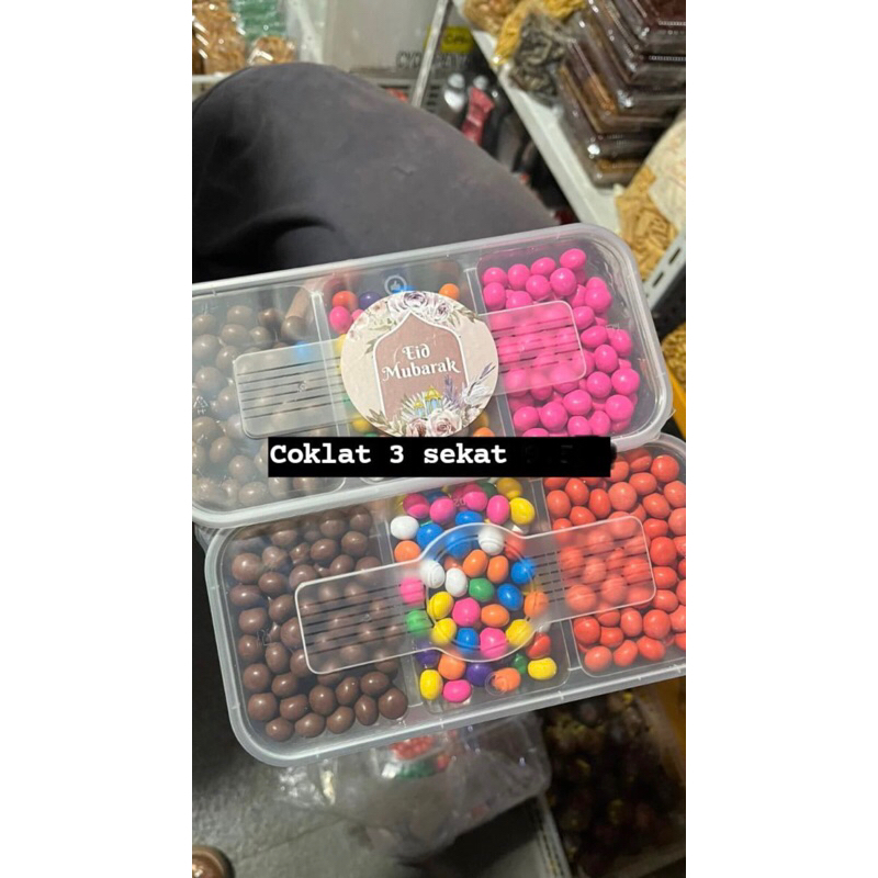 

Coklat Lagie 3 sekat / Hampers Lebaran Idul fitri / murah
