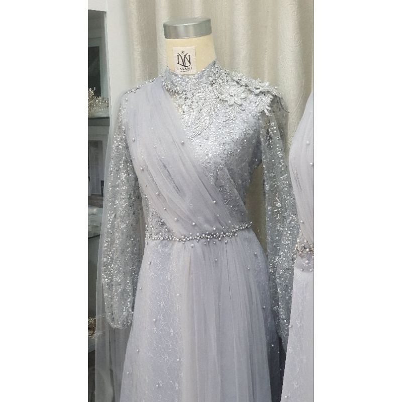 gaun pesta silver midiGaun mama hijab silver  bahan premium by Lavani Atelier (preloved)