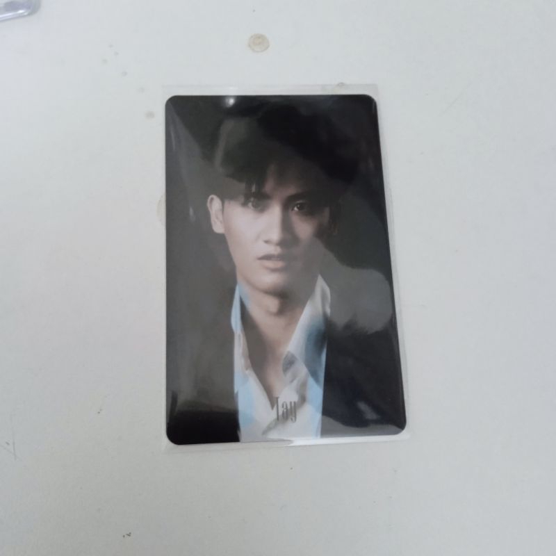 tay tawan photocard signature close up