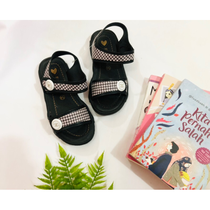 Sandal Karet Tali Anak Perempuan