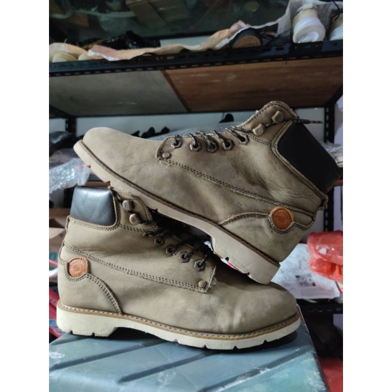 Sepatu Dockers Boot Sz 41