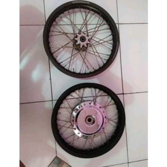 Velg ring 14 merk TK Racing sama TDR.. Tromol belakang ori Honda tromol depan Ride IT..