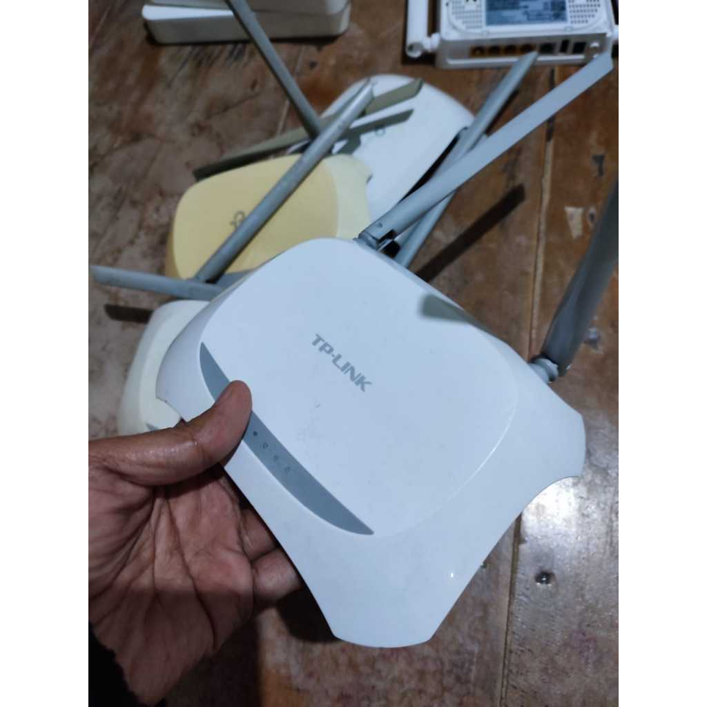 ROUTER TP LINK WR820N (BEKAS)