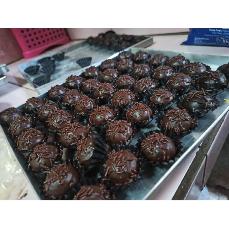 

bola cokelat