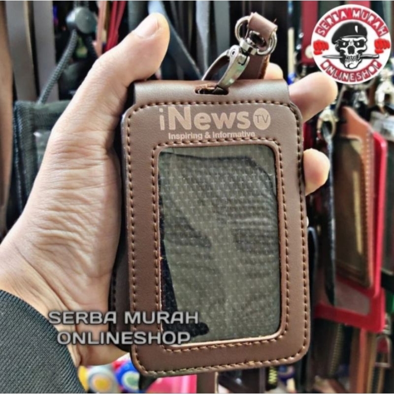 

HOLDER KALUNG ID CARD LOGO I NEWS MODEL LIPAT COKLAT BEST QUALITY PREMIUM