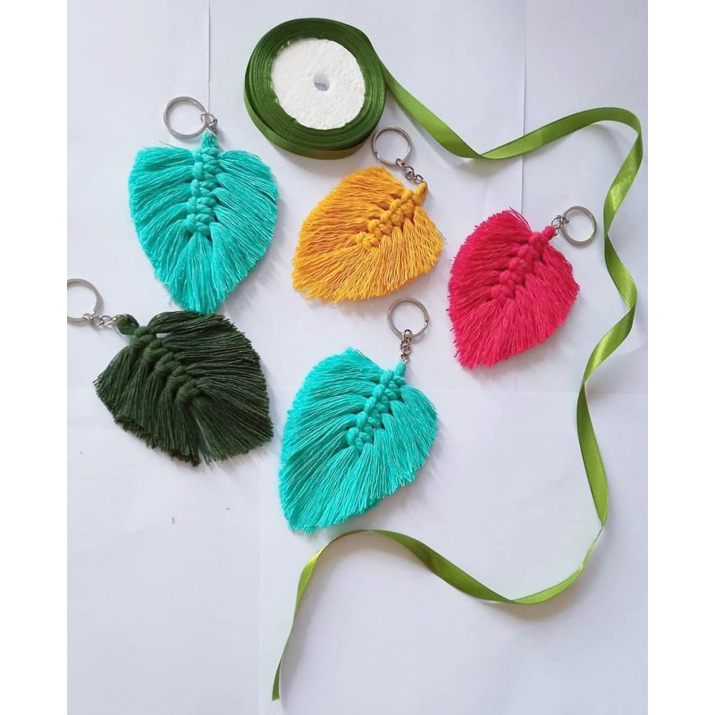 Macrame Keychain leaf / gantungan kunci daun