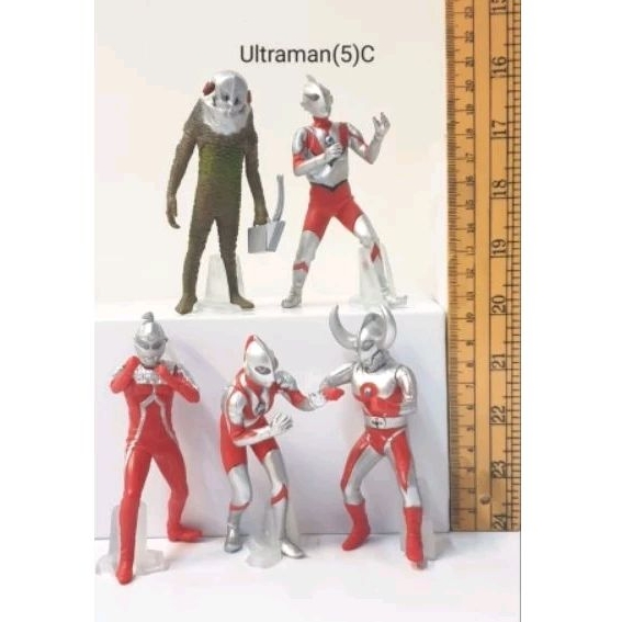 Action figure Ultraman set