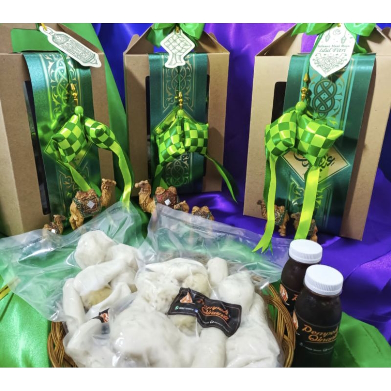 

Hampers Idul Fitri/ Ramadhan/ Lebaran/ Eid Mubarak/ Pempek Qinanti Pempek Ikan Tenggiri/ Hampers Pempek Premium