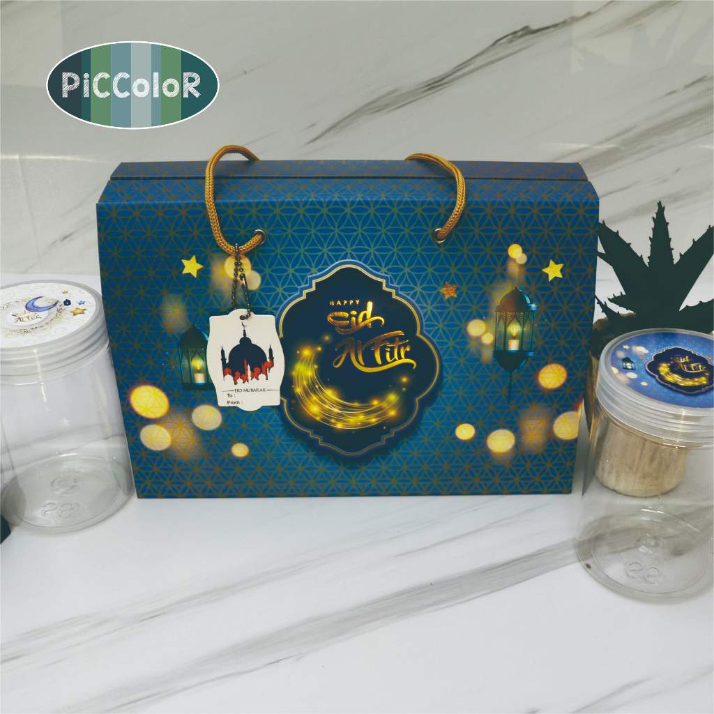 

GABLE BOX LEBARAN / KOTAK HAMPERS IDUL FITRI / BIRU GOLD (TINGGI) UK. 3 TOPLES JAR 800 ML