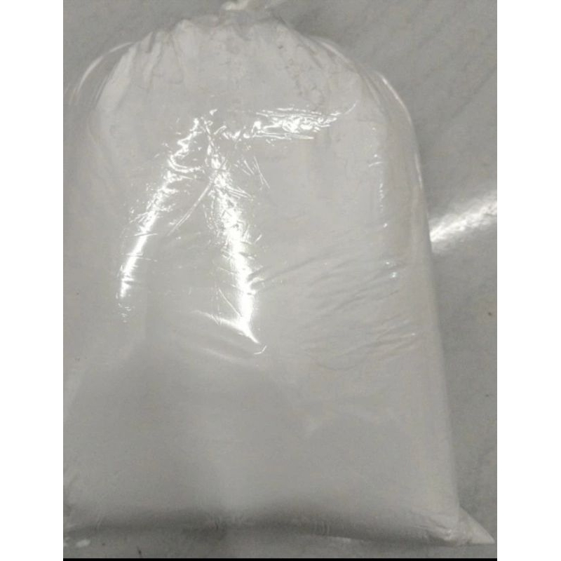 

Tepung terigu lencana merah timbangan ½kg dan 1kg