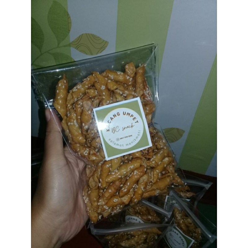 

KACANG UMPET KARAMEL WIJEN 250GR/KACANG SEMBUNYI/CEMILAN ENAK/CEMILAN MANIS/WIJEN/KUE LEBARAN