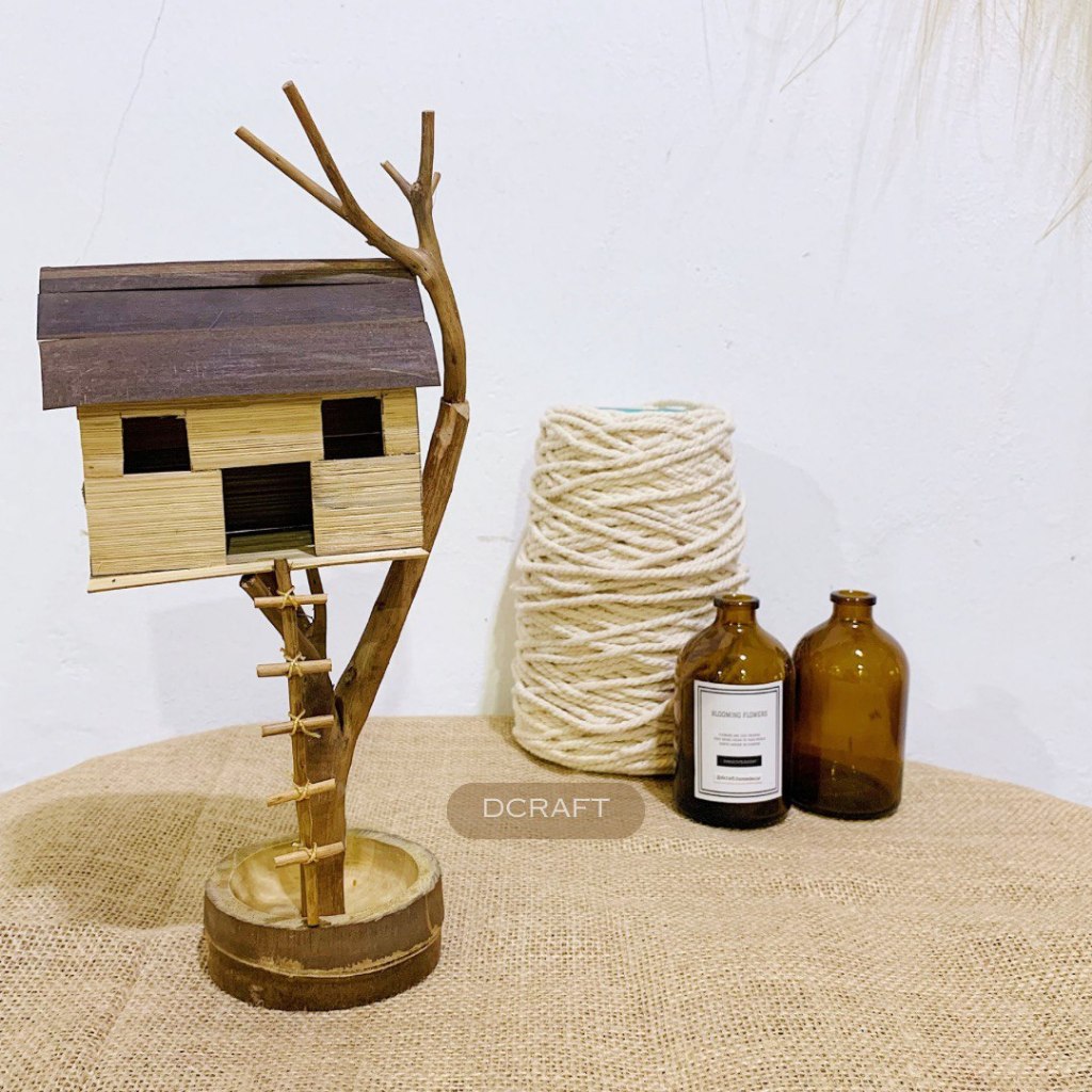 Miniatur Rumah Pohon Bambu