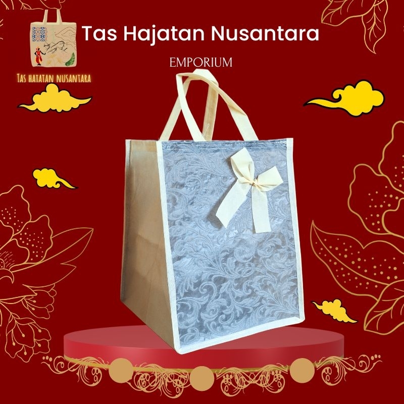 

(12 PCS) Tas hajatan nusantara Kotak Embos Batik Floral 22 - Spunbond