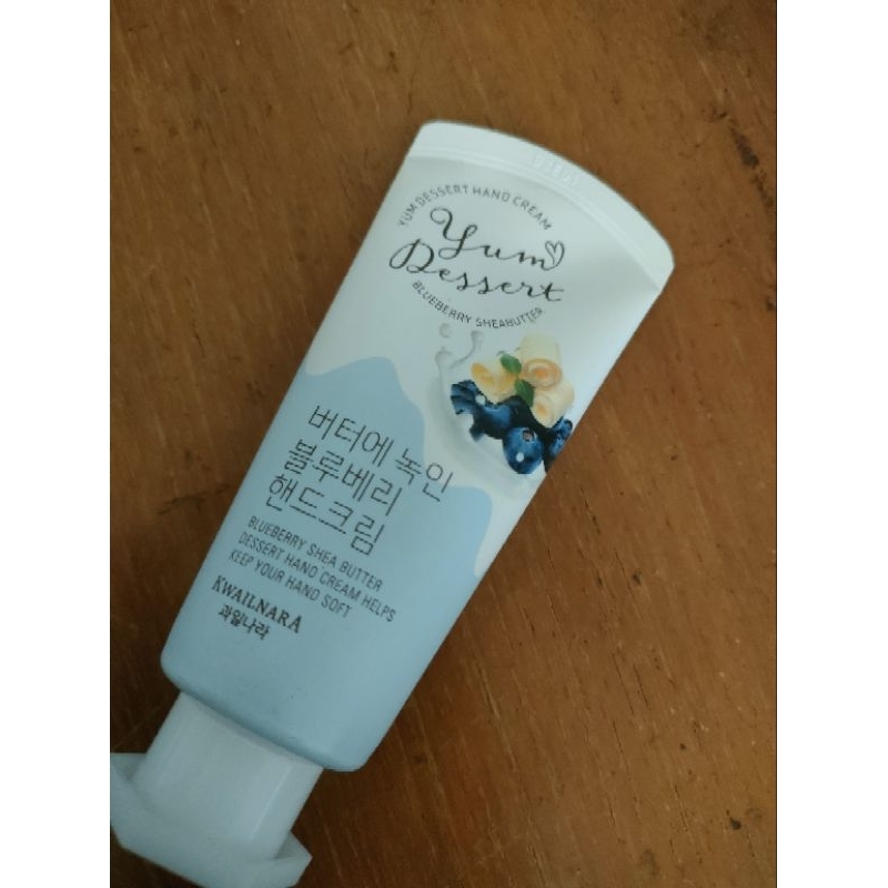 Kwailnara Yum Dessert Hand cream Daiso Blueberry