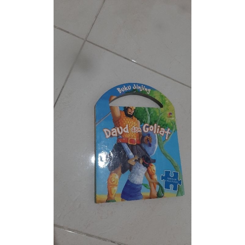 preloved buku jinjing board book cerita dan puzzle Daud dan goliat