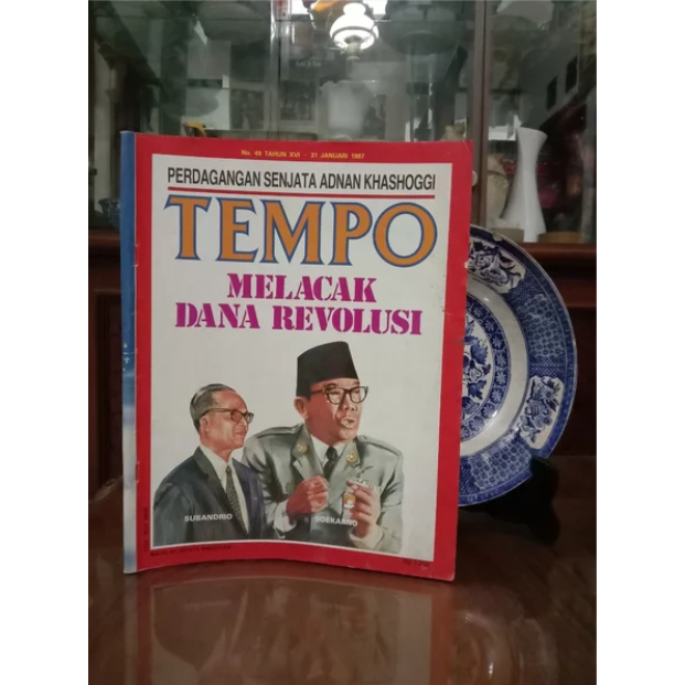 MAJALAH TEMPO MELACAK DANA REVOLUSI