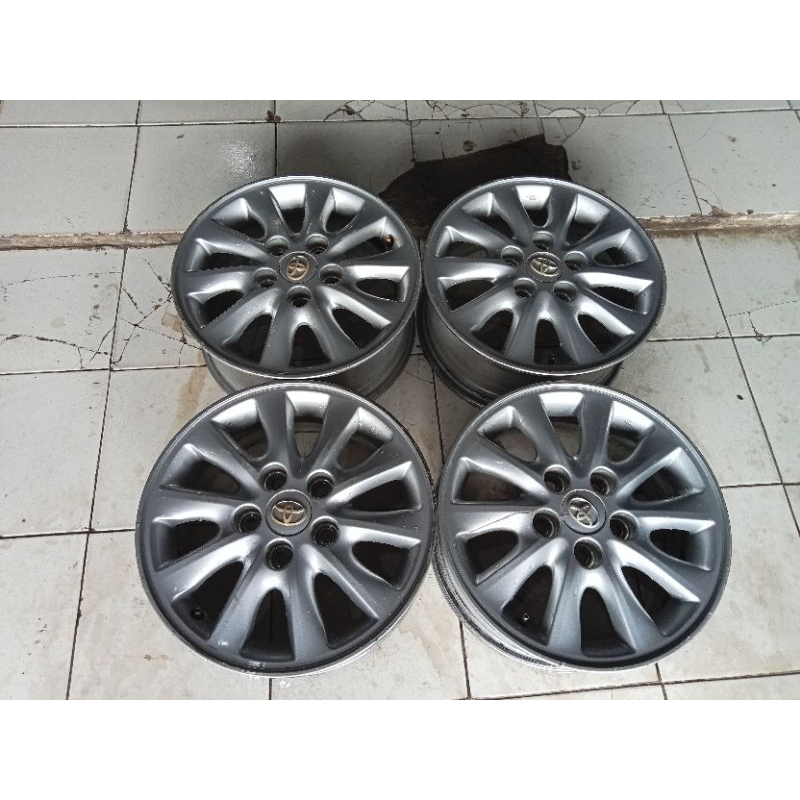Velg Bekas Mobil Inova Luxury ring 15 lebar 6 baud 5x114 Warna silver