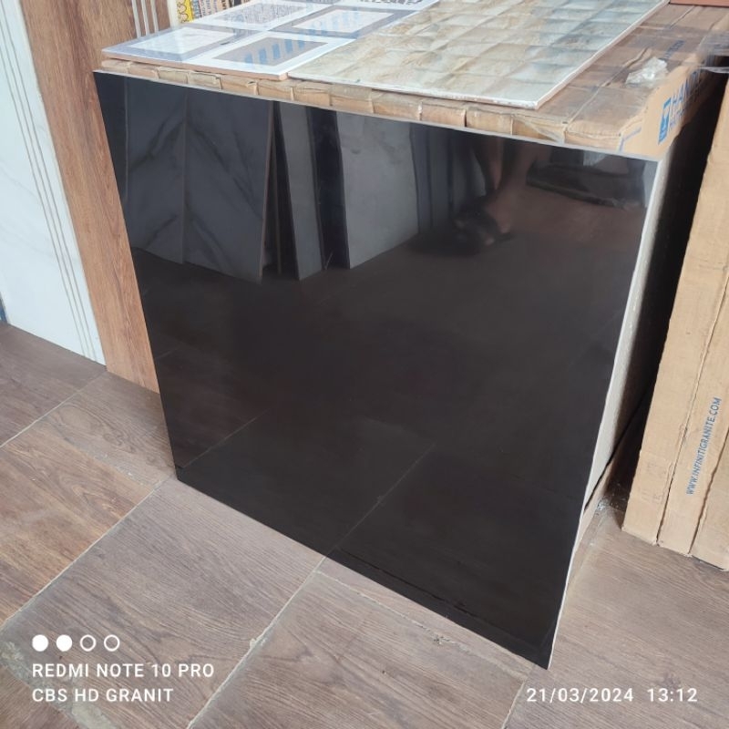 granit lantai uk 60x60 hitam polos glosy
