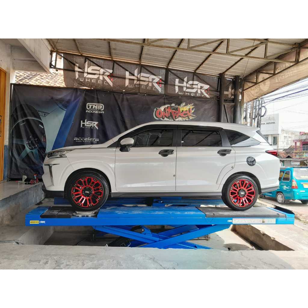 Avanza veloz pake velg hsr Myth05 r18 plus ban accelera phi 225 45 ring 18 -  murah