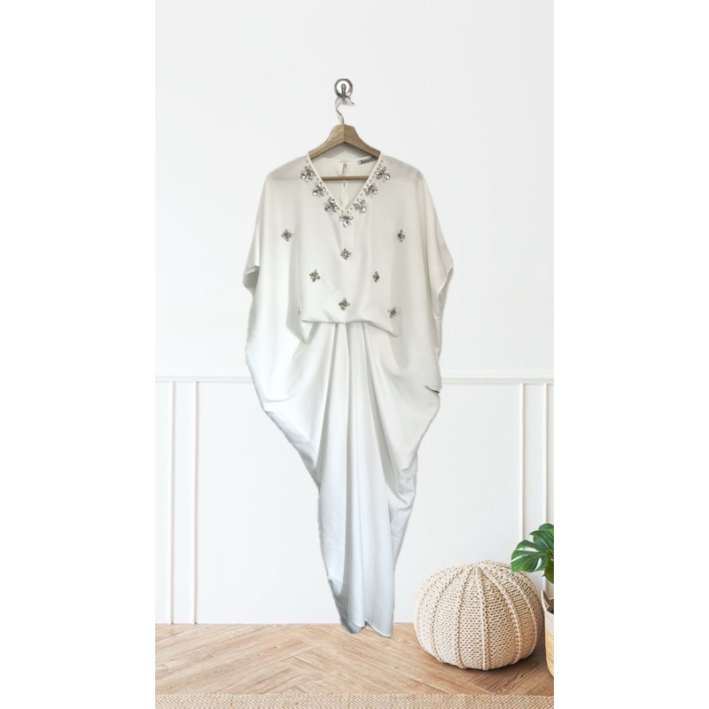 preloved kaftan white beads Zumara