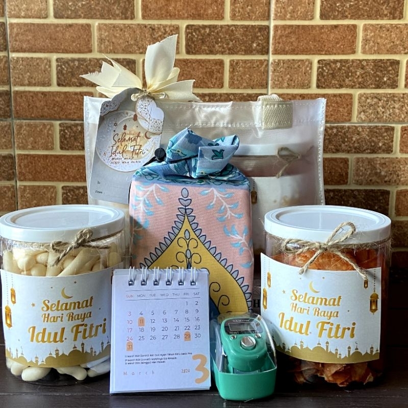 Hampers | Kado | Parcel - Hampers lebaran MUKENA SAJADAH dan SAJADAH traveling