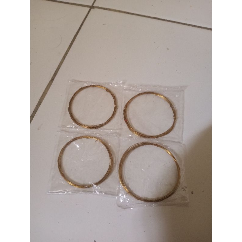 kawat rebab/ senar rebab